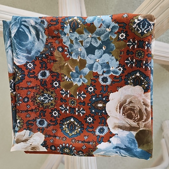 Vintage Square Floral Design Scarf - Picture 8 of 12